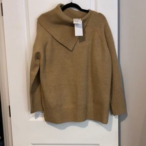 NWT Camel Marshalls Sweater